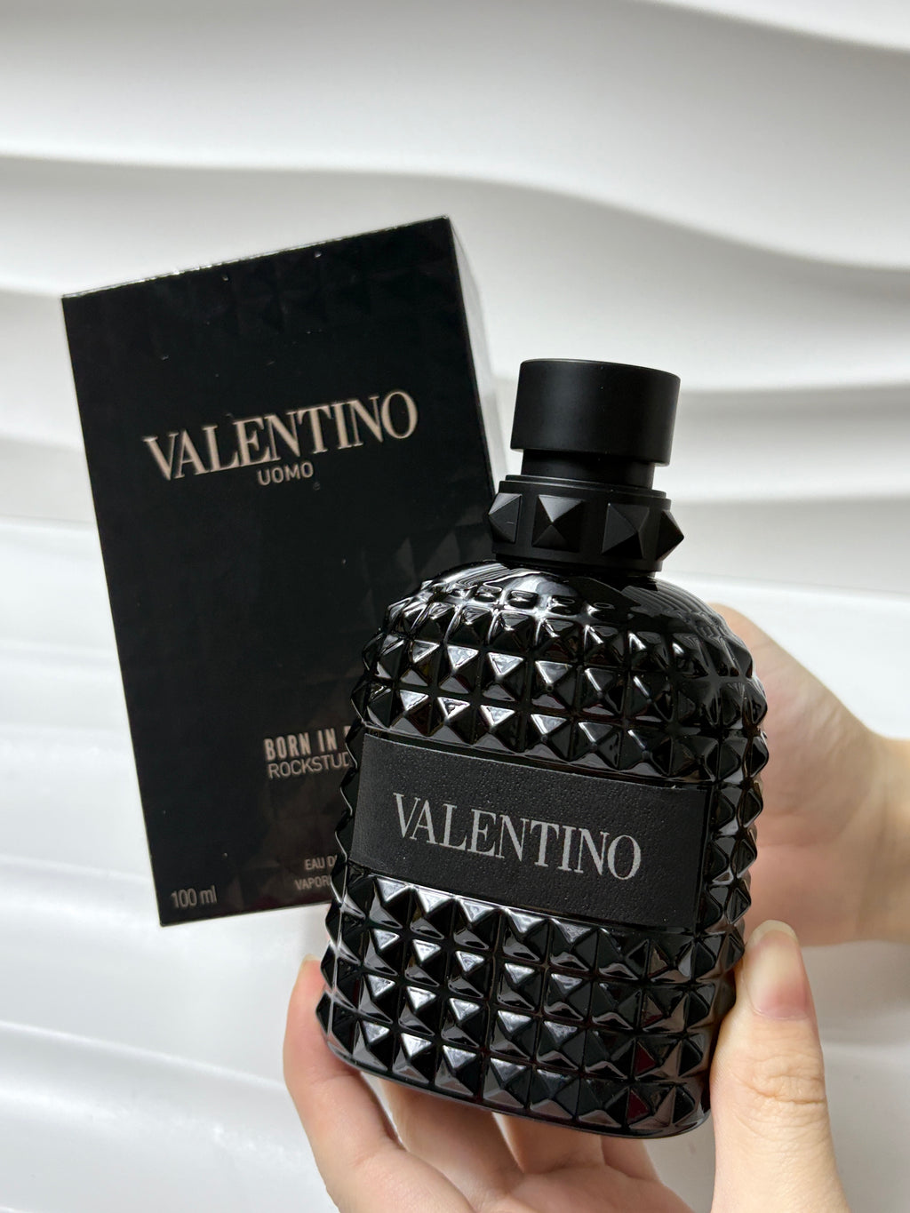 VALENTINO BORN IN ROMA "ROCKSTUD NOIR"