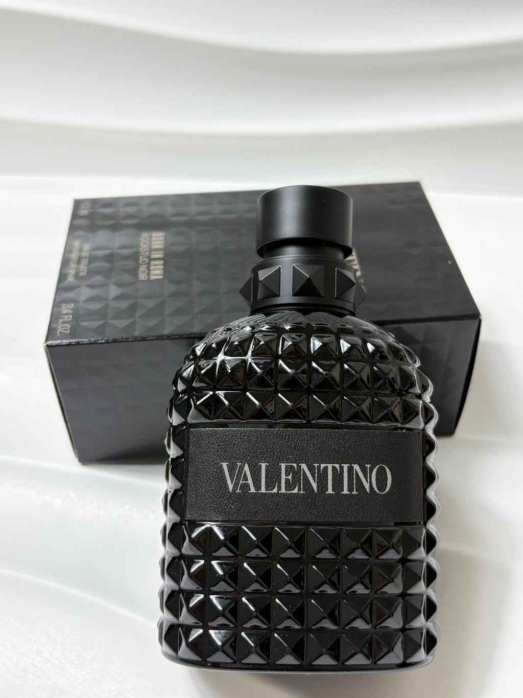 VALENTINO BORN IN ROMA "ROCKSTUD NOIR"